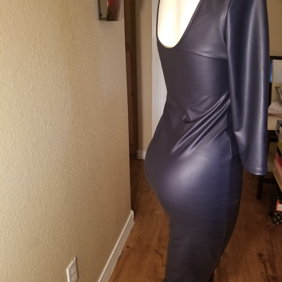 Dress - Picture 2 of 3